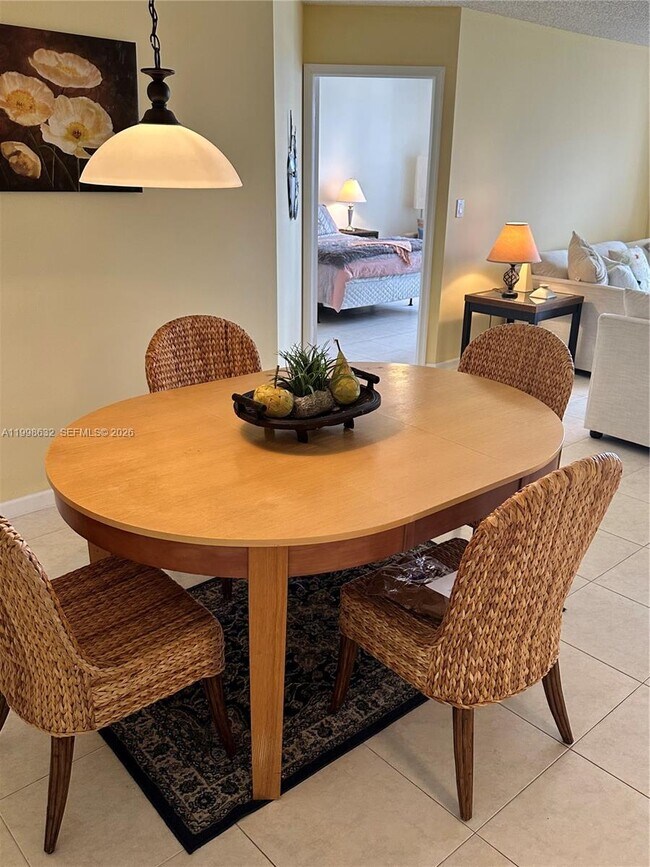 Building Photo - 3530 Mystic Pointe Dr