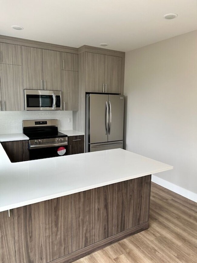 Building Photo - Garrison Square 3 bedroom- Brand New!