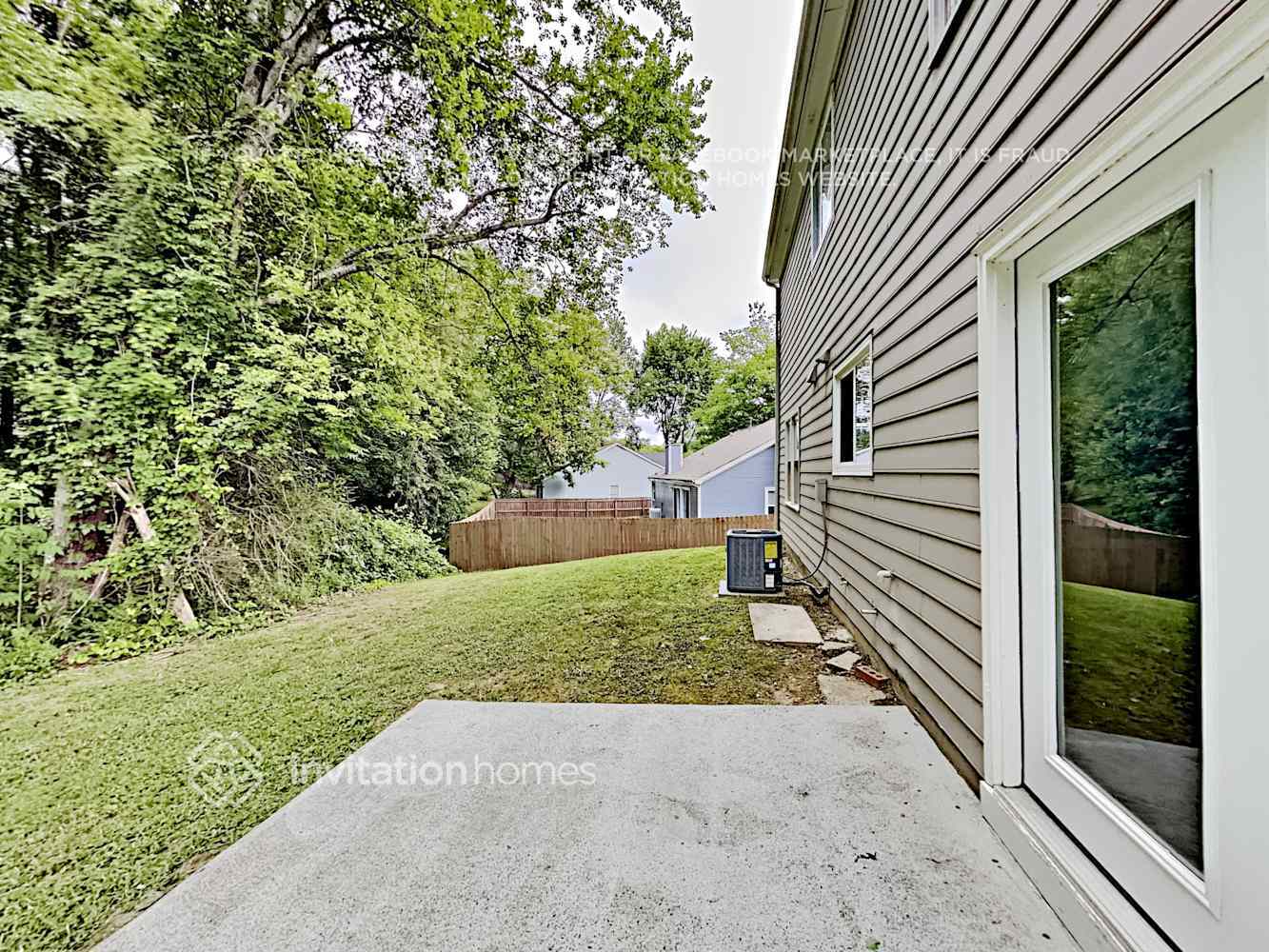 Building Photo - 10430 Meadow Crest Ln