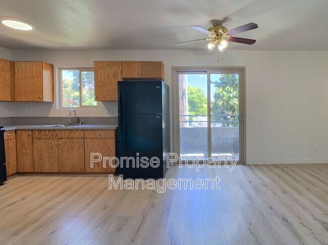 Building Photo - 540 65th St