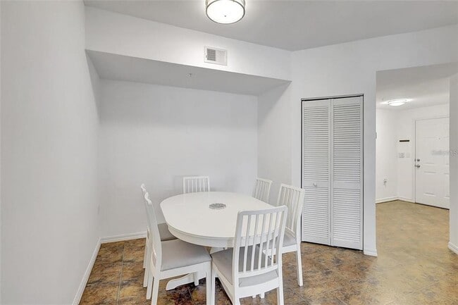 Building Photo - 5500 Bentgrass Dr