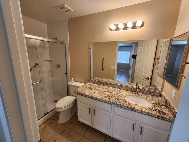 Building Photo - 11631 W Brown St