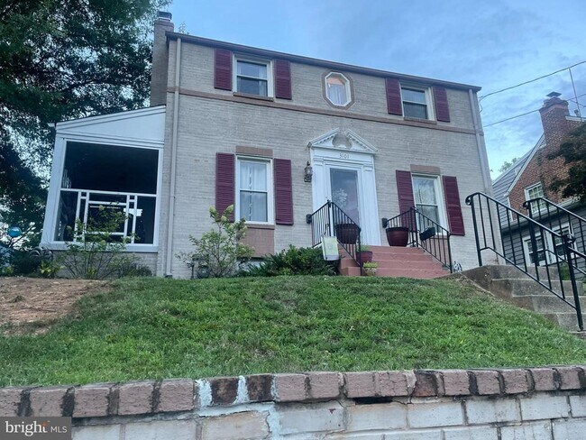 Building Photo - 3101 63rd Ave