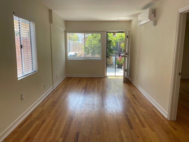 Building Photo - 1445 Echo Park Ave