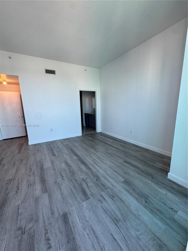 Building Photo - 1900 N Bayshore Dr