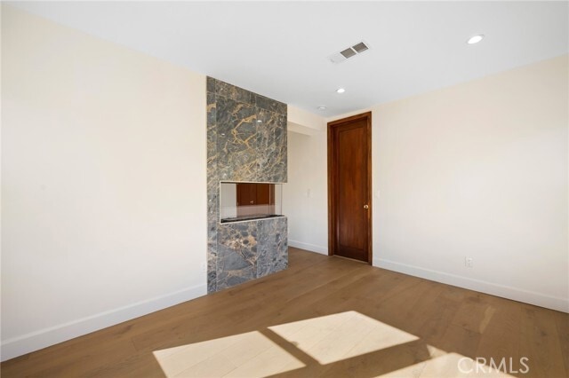 Building Photo - 2065 E Altadena Dr