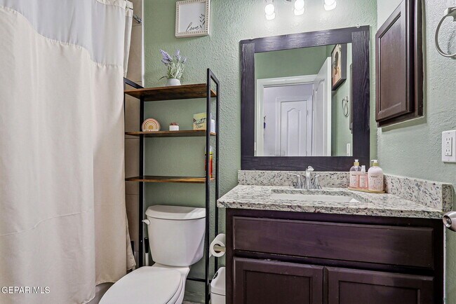 Building Photo - 6166 Hidden Psge Ave