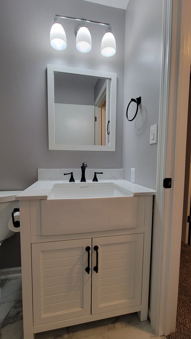 Building Photo - Beatifully Remodeled Condo in Southwest Champaign