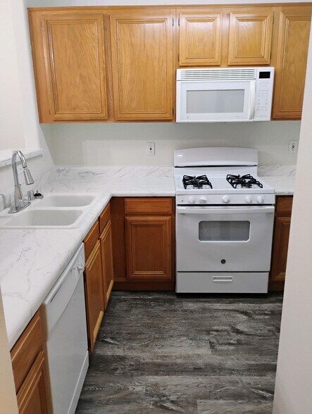 Building Photo - 7115 S Durango Dr