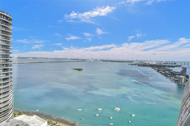 Building Photo - 1750 N Bayshore Dr