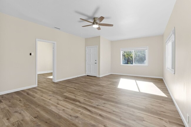 Building Photo - Welcoming 3-Bedroom, 1-Bath Single-Family Home