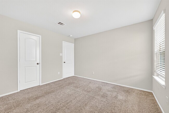 Building Photo - 21414 Hartford Hollow Ln