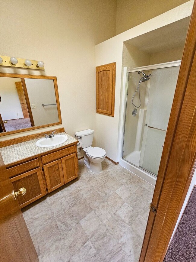 Building Photo - 1097 Summer Breeze Dr N