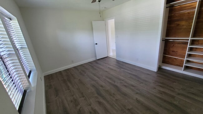 Building Photo - 1516 NE 17th Ave