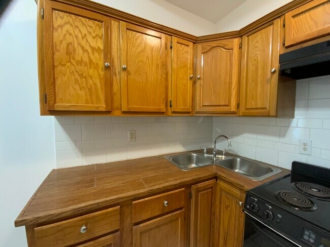 Building Photo - 1911 Ricouard Rd