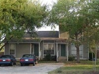 Building Photo - 113 Hillside Dr
