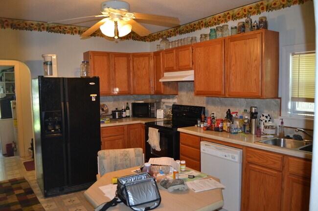 Building Photo - Nice and previously remodeled 2 bedroom w/ detached 3rd bedroom, carport & storage garage in Clay...