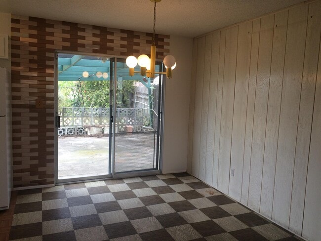 Building Photo - 4546 Murphy Ave