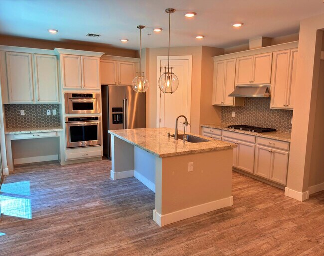 Building Photo - 3855 S McQueen Rd
