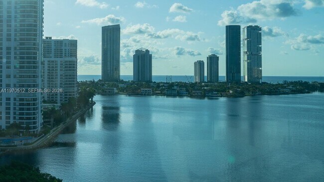 Building Photo - 3370 Hidden Bay Dr