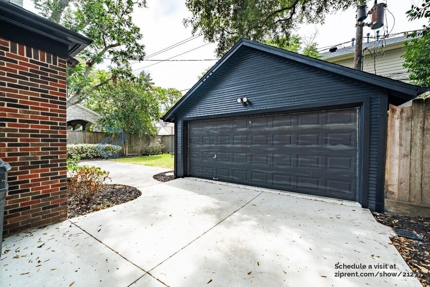 Building Photo - 2139 Dryden Rd