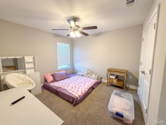 Building Photo - 4578 Red Oak Dr