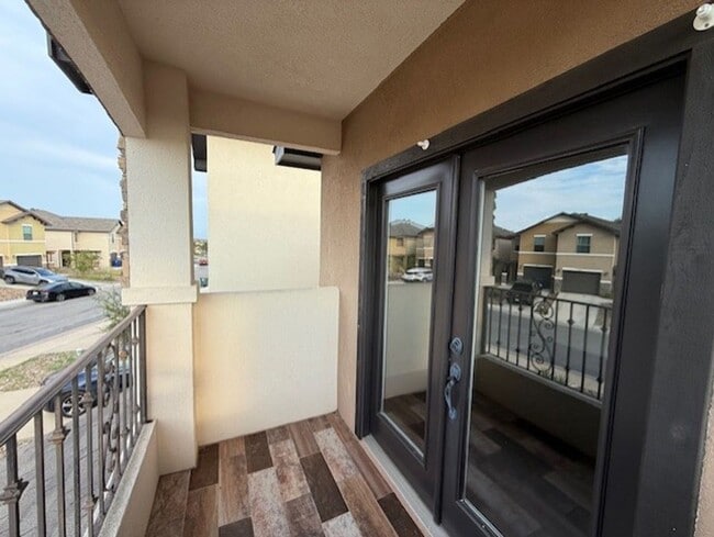 Building Photo - Escondido Townhomes