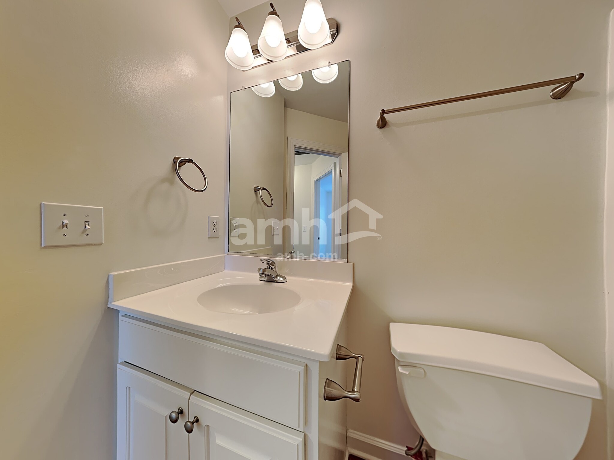 Building Photo - 1513 Bowmore Pl