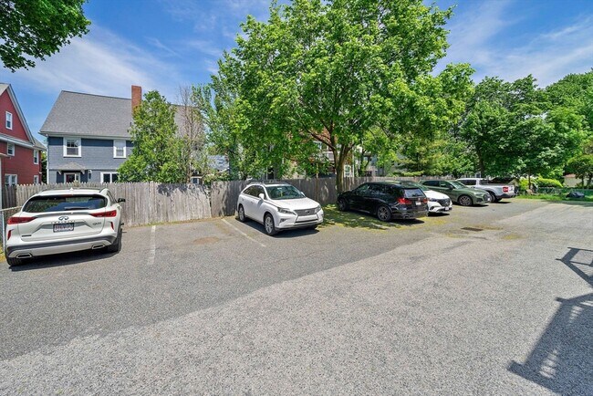 Building Photo - 32 Adamson St