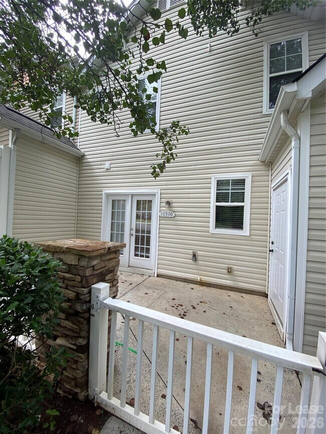 Building Photo - 10310 McGoogan Ln