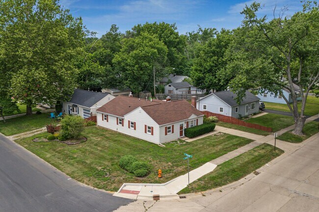 Building Photo - Spacious 3-Bedroom, 2-Bath Home for Rent in Urbana