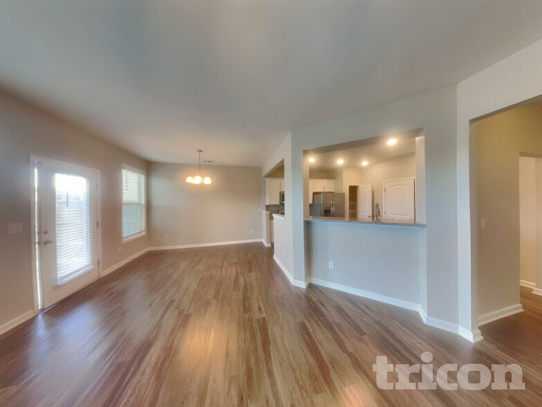 Building Photo - 3380 Baylor Cir