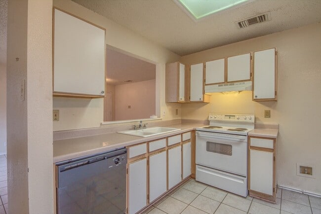 Building Photo - 7611 Scenic Glade