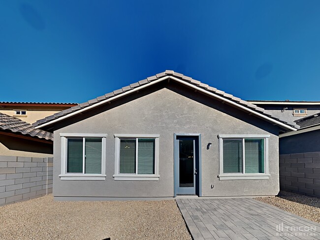 Building Photo - 4539 E Grandview St