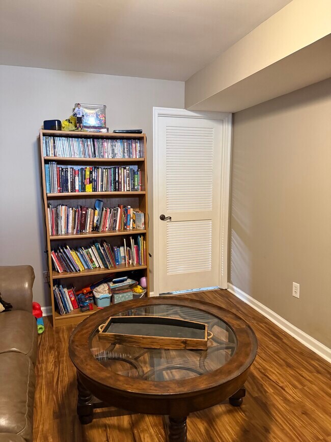 Building Photo - 349 Superior Rd