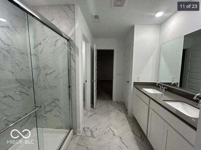 Building Photo - 729 Felix Dr