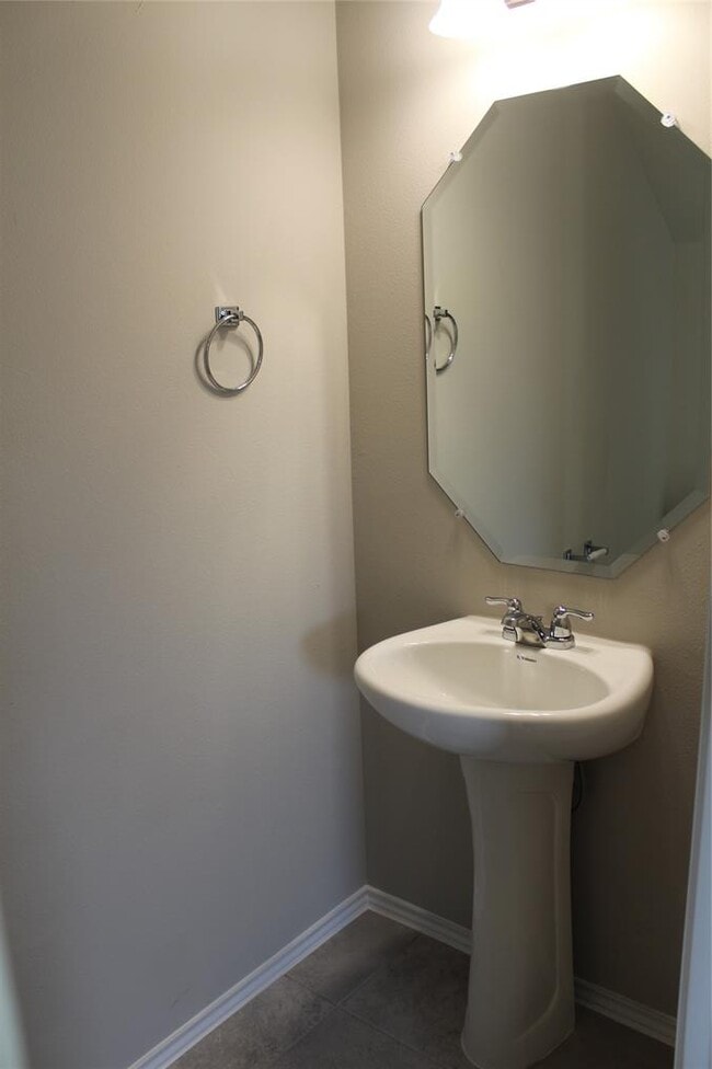 Building Photo - 1222 Garland Rd