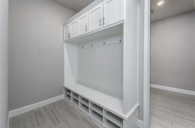 Building Photo - 764 Tallgrass Dr