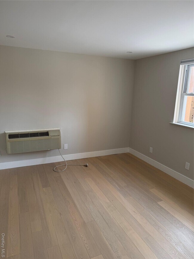 Building Photo - 320 Post Ave