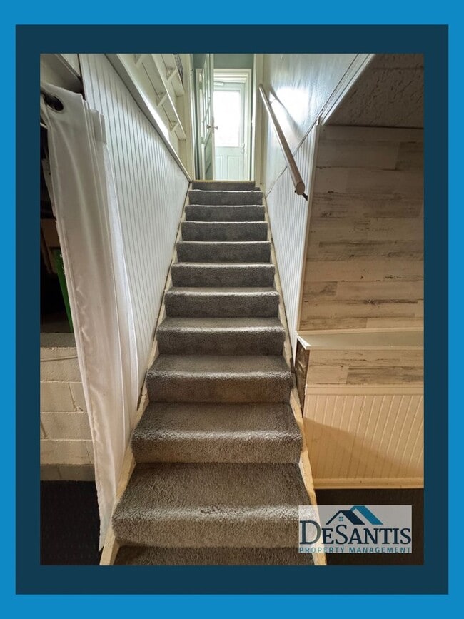 Building Photo - Charming 2-Bedroom Home with Private Backy...