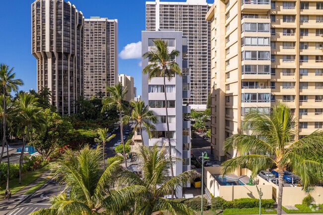 Building Photo - Ala Wai East