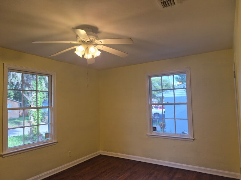 Building Photo - 2552 Treemont St