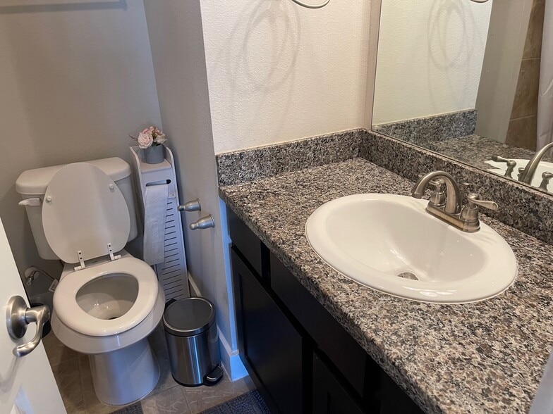 Building Photo - 2009 Patterson St