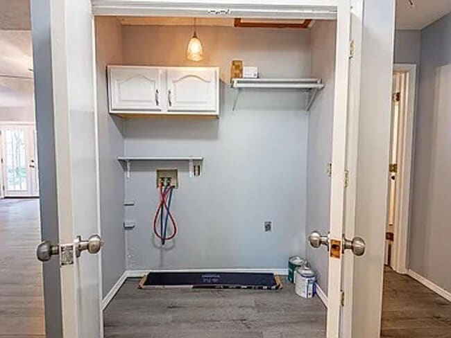 Building Photo - 3 Bed 2 Bath 2 Car Garage 1/2 off 1st Months Rent