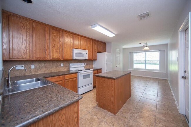 Building Photo - 13205 Enchanted Way