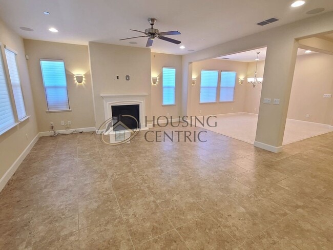 Building Photo - Stunning Single Story Rental in Guard Gate...