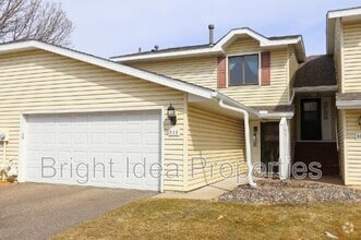 Building Photo - 525 Pleasure Creek Dr