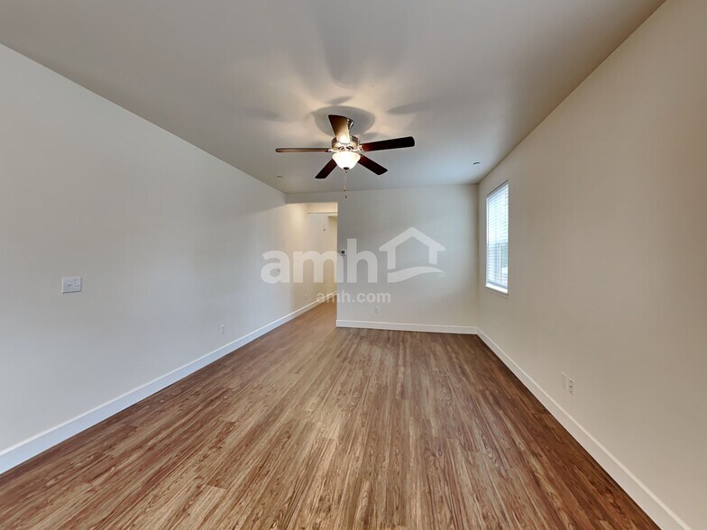 Building Photo - 10605 138th St Ct E