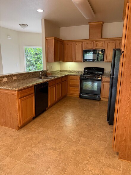 Building Photo - 23 Morning Rose Way