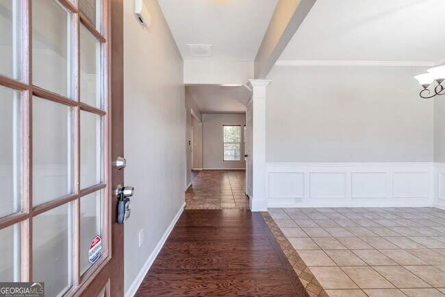 Building Photo - 214 Farm Manor Ct